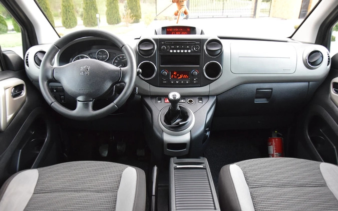 Peugeot Partner cena 24900 przebieg: 230000, rok produkcji 2010 z Chełmża małe 781